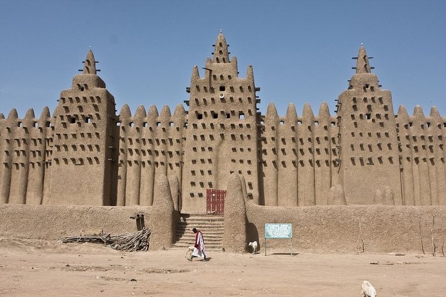 Great Mosque - The largest mud brick building in the world